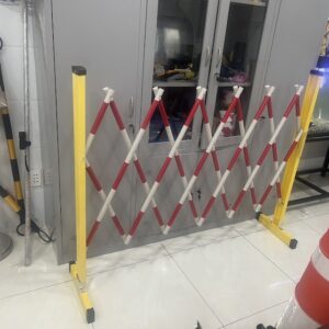 Rào chắn nhựa co giãn di động 1.2 x 2.5m cảnh báo an toàn vàng đen