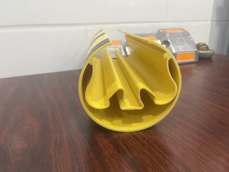 ốp bảo vệ chân cột kệ trung tải 7 tới 9cm bằng nhựa